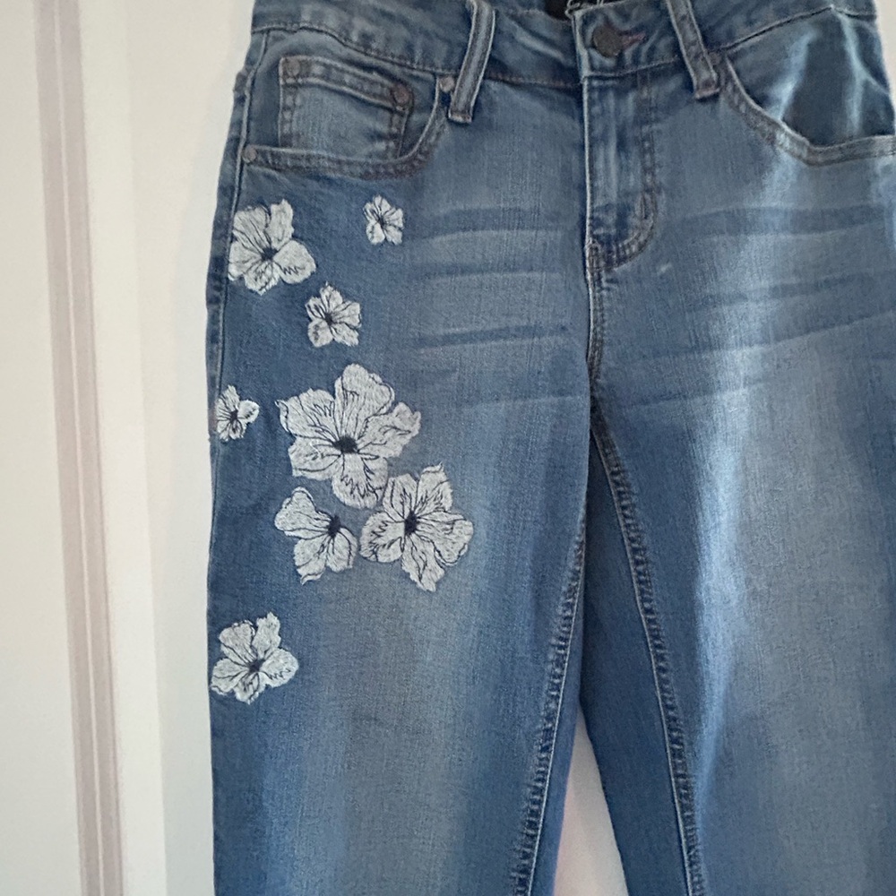 EARL JEANS • Blue White Wash Flower Jeans • 4 • - Picture 2 of 7